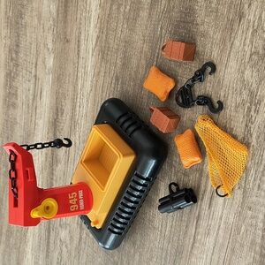 Vintage Fisher Price #945 Offshore Cargo Base Little People Playset  9 Pieces